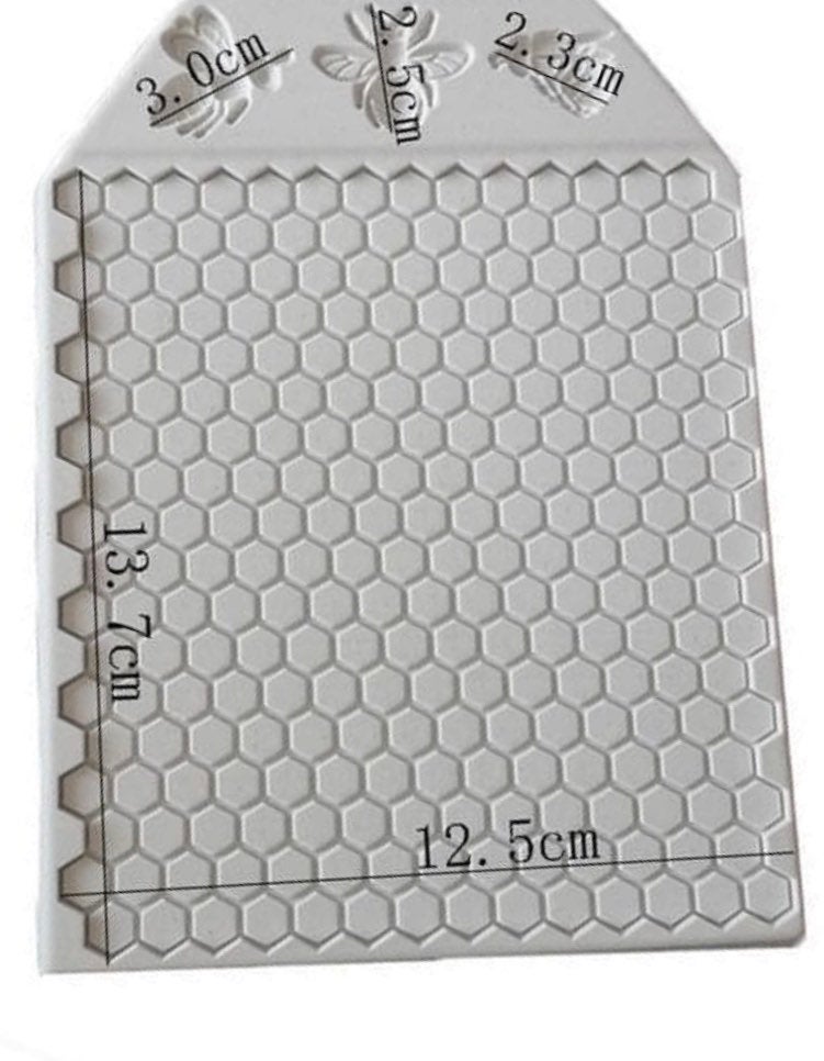 Honeycomb Mat with 3 Bees